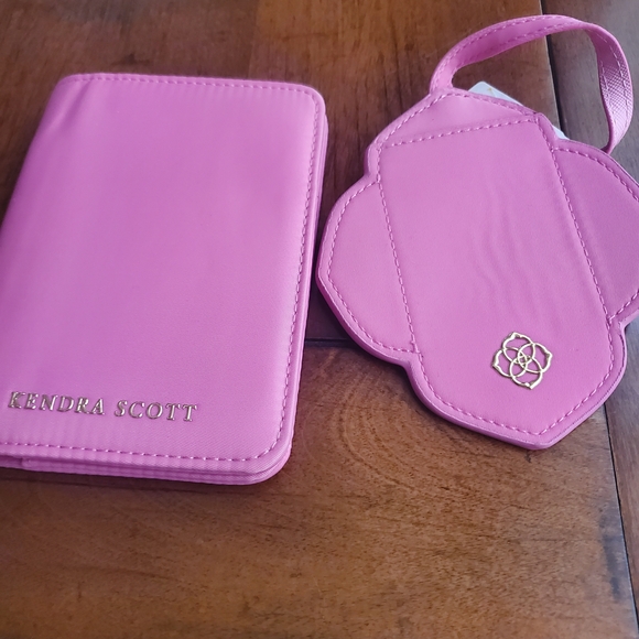 Kendra Scott Accessories - Kendra Scott Pink Wallet and Luggage Tag Set